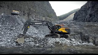 The Volvo EC550E crawler excavator true 50ton machine [upl. by Stannfield]