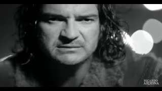 Ricardo Arjona  Mojado feat Intocable Video Oficial [upl. by Myo]