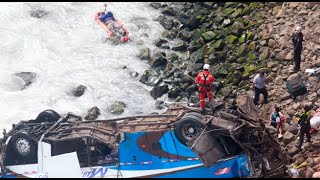 Tragedia en Pasamayo sube a 48 la cifra de muertos por despiste de bus [upl. by Asseneg843]